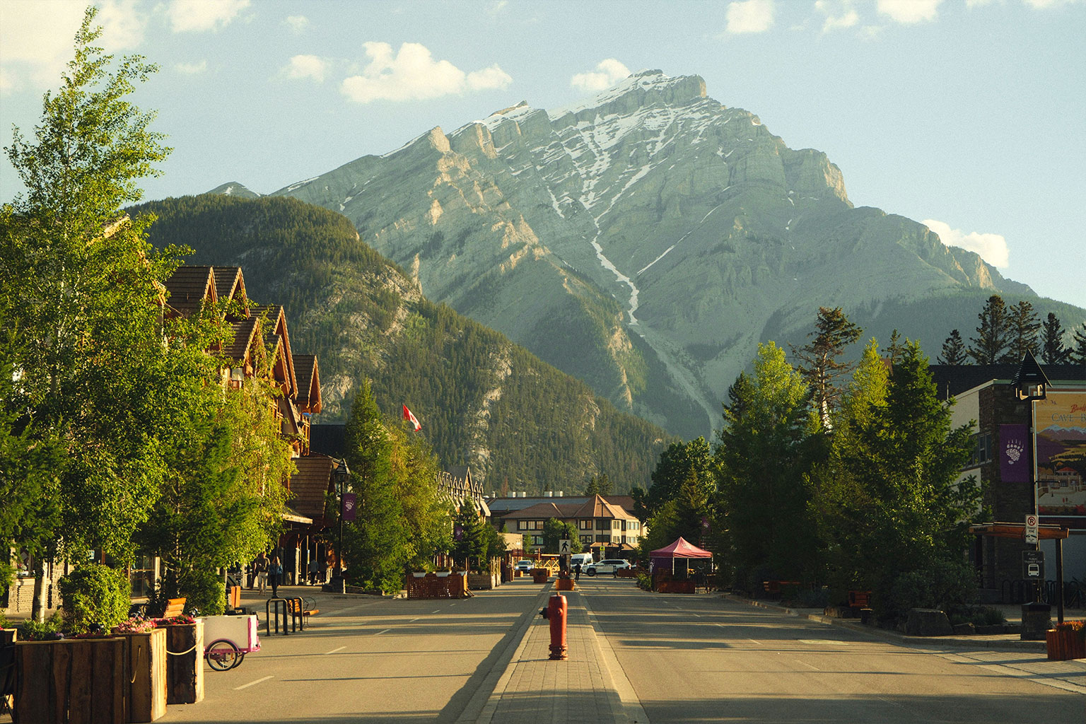 Scenic view of Banff town and the Canadian Rockies for the Calgary Airport to Banff private transfer service.